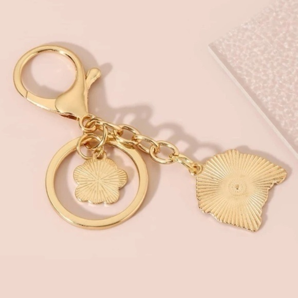 Cute Panda Charm Keychain Golden Pet Gift Animal Lover Elegant Keyfob - Picture 3 of 7